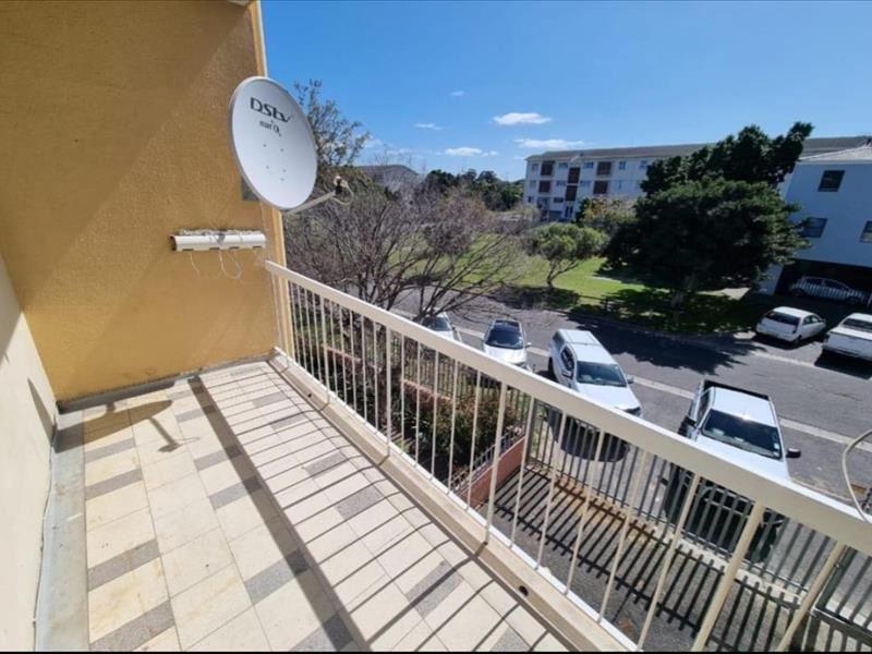 2 Bedroom Property for Sale in Oostersee Western Cape